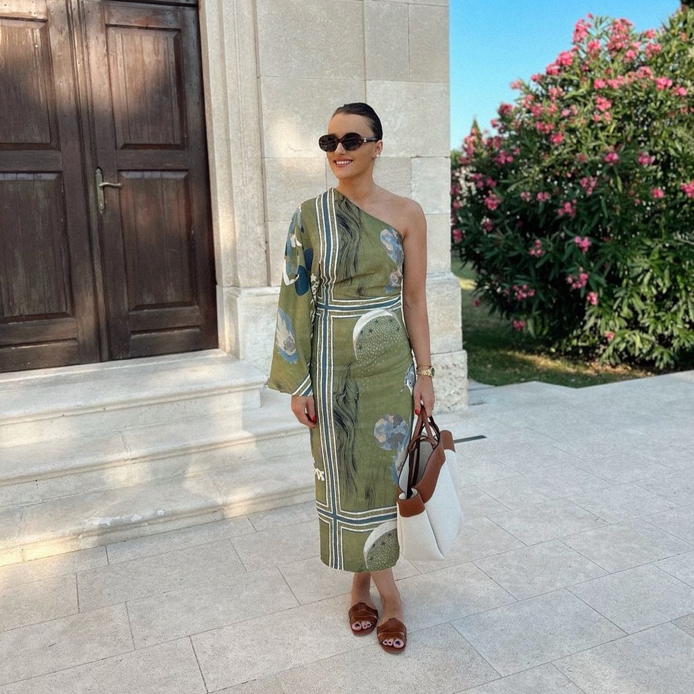 NWT ZARA ZW Collection
Asymmetric Printed Linen Blend
Dress Green